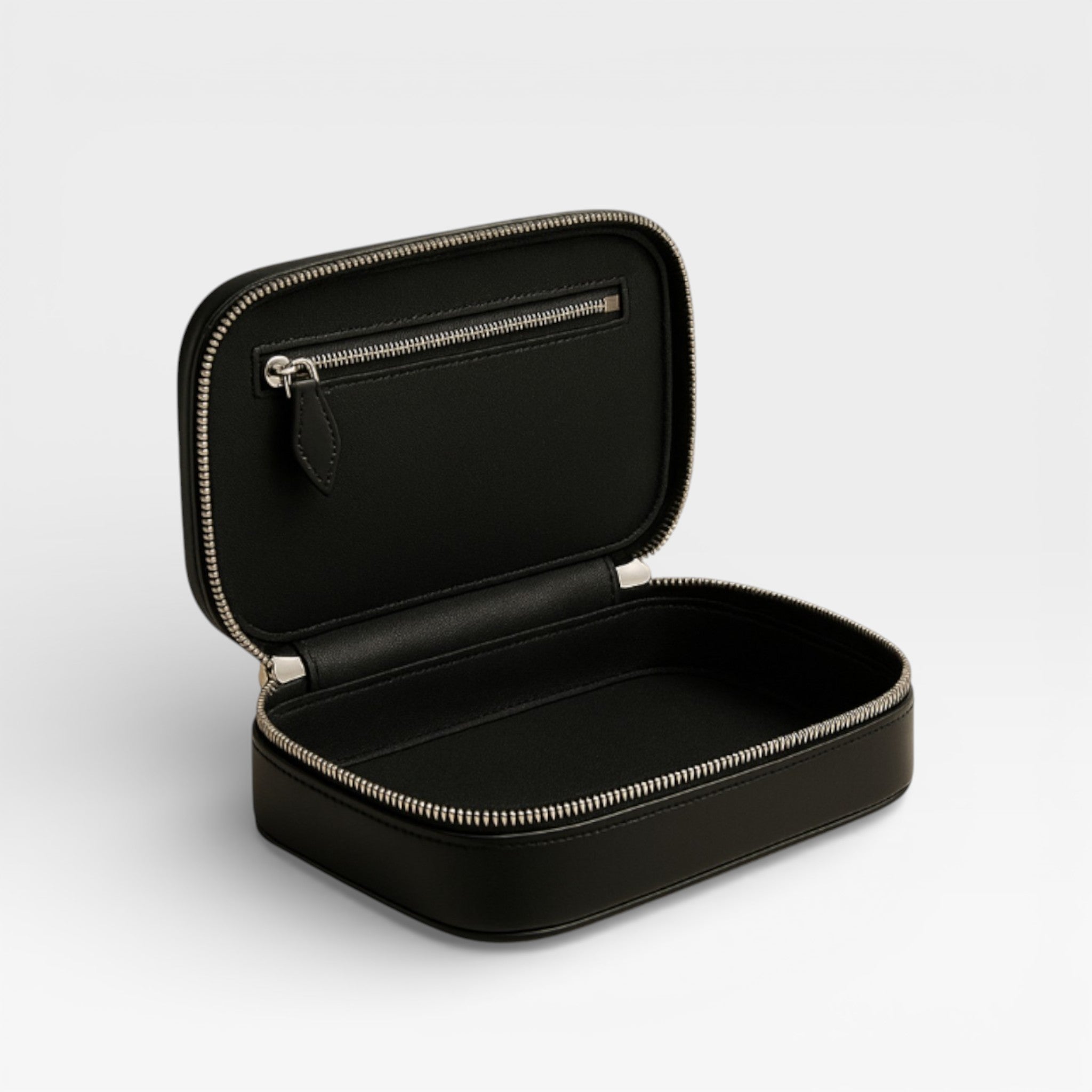 TOILETRY BAG